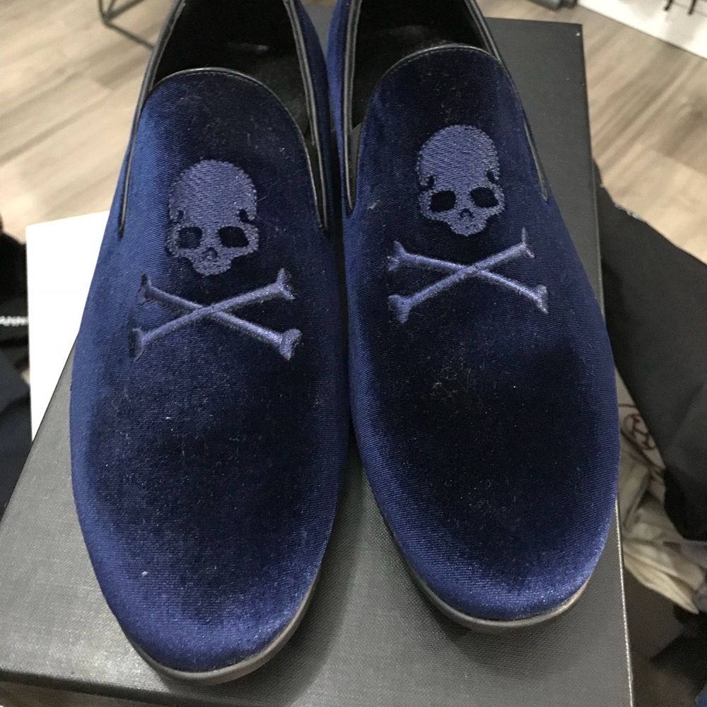 Blue velvet loafers
